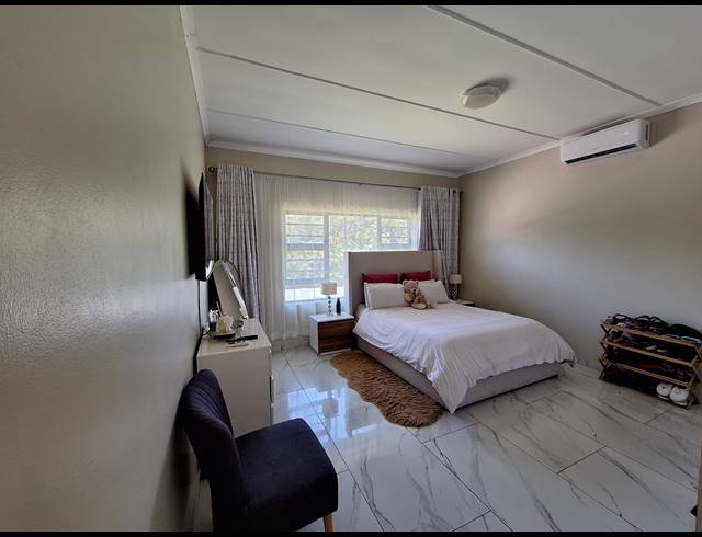 4 BEDROOM FREESTANDING FOR SALE IN UVONGO